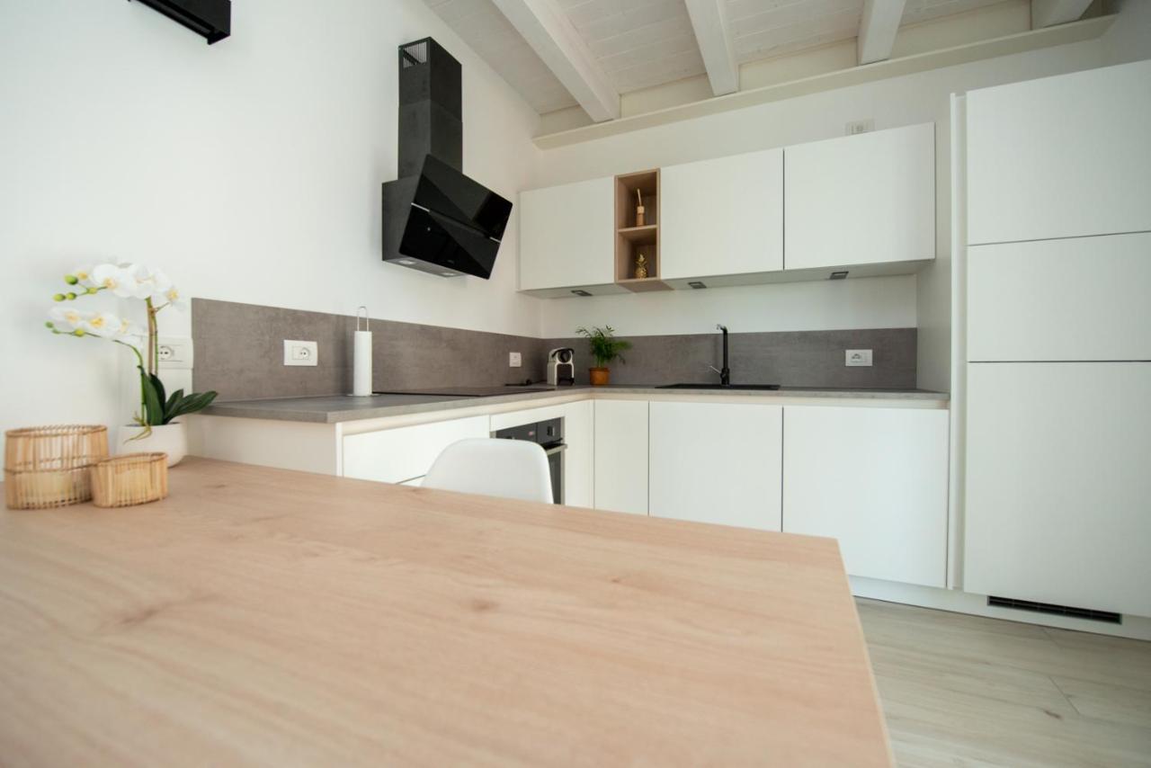 Lake Dream Apartment With Pool In Bardolino Exteriör bild